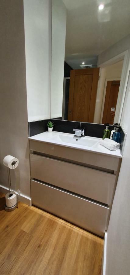 Northampton 2 Bedroom Town Centre Apartment Close To University, Hospitals, Brackmills Экстерьер фото